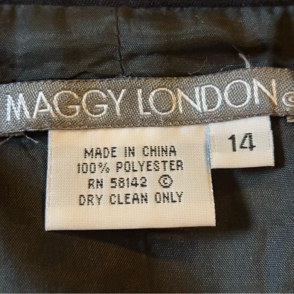 Maggy London Black Embroidered Floral Pant Blazer Suit Two piece Sz 14 - Picture 4 of 11